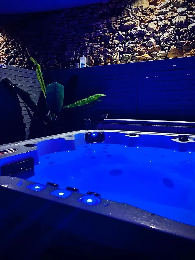 Prázdninový dům Vila La Biche Au Bois Piscine Chauffee Jacuzzi Cazals