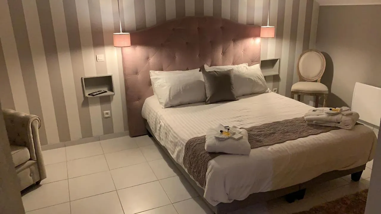 La Biche Au Bois Piscine Chauffee Jacuzzi Villa Cazals  Vakantiehuis