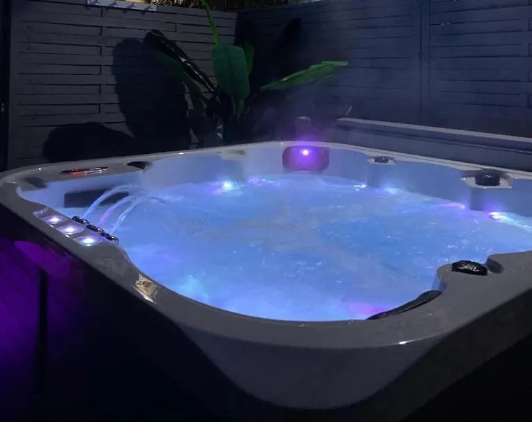 Vakantiehuis La Biche Au Bois Piscine Chauffee Jacuzzi Villa Cazals