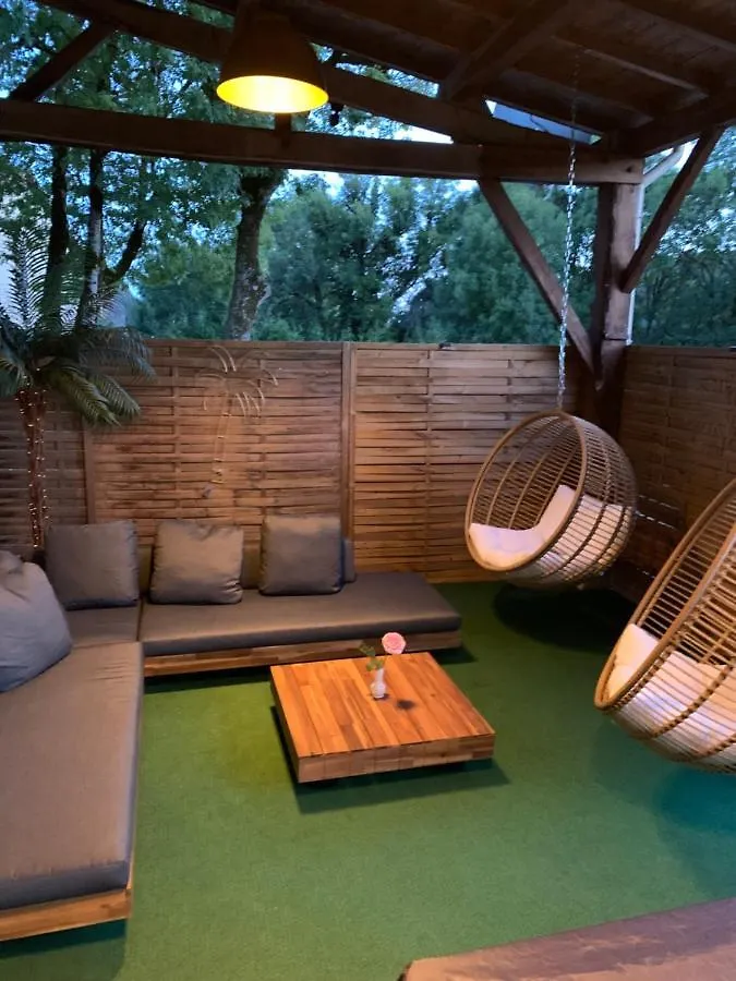 La Biche Au Bois Piscine Chauffee Jacuzzi Villa Cazals  0*, Cazals (Lot)